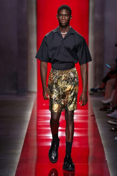 Look 29